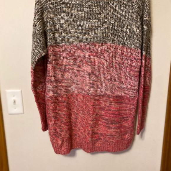 Rue21 Women's Gray and Pink Sweater - Picture 3 of 3